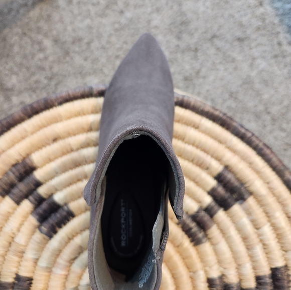 NWOT Rockport Alaiya Plain B Ankle Boot 7, kitten heal bootie - brand new - Picture 8 of 9